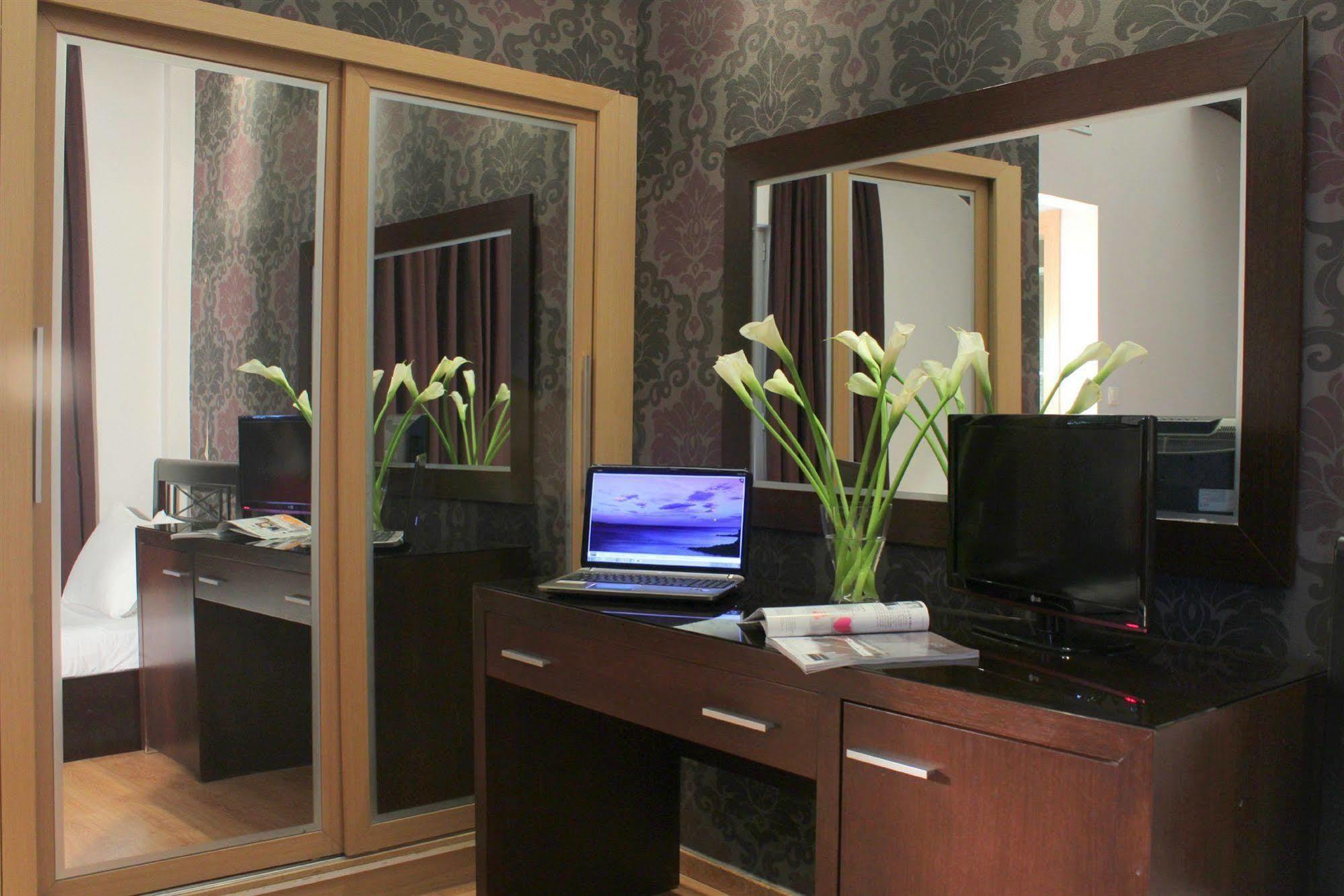 Galaxy Art Hotel Oraiokastro Luaran gambar